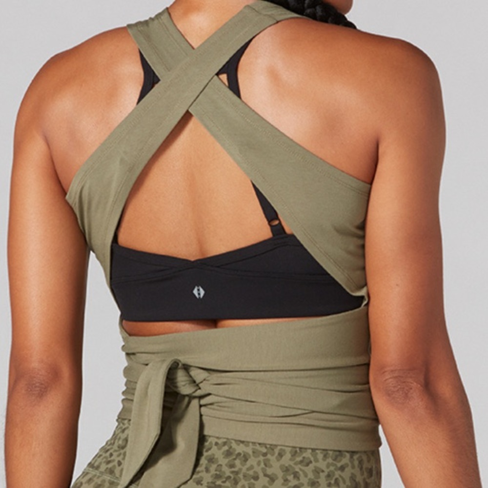 🛍️#2371 NWT TAVI WRAP AROUND TANK (light Olive)